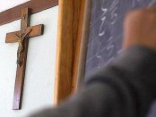 ЗАЩО ДВАДЕСЕТ НАЦИИ ЗАЩИТАВАТ РАЗПЯТИЕТО? 